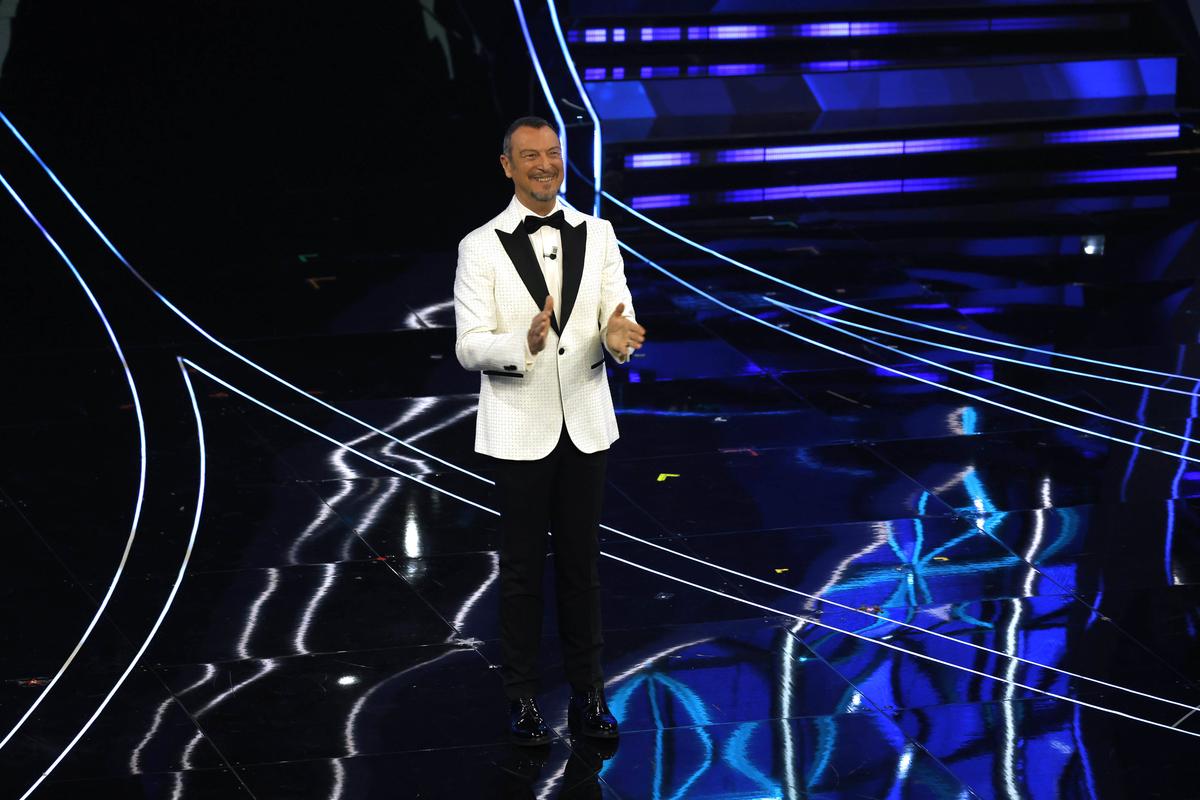 Zlatan Ibrahimovic, show la Festivalul de la Sanremo: „Ce mai cauți aici, câți ani ai?”