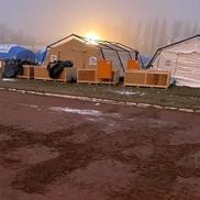 Stadionul „Dunărea” din Galați a fost transformat, temporar, într-o tabără mobilă de refugiați / Sursă foto: Facebook@ Nicolae Ciocan