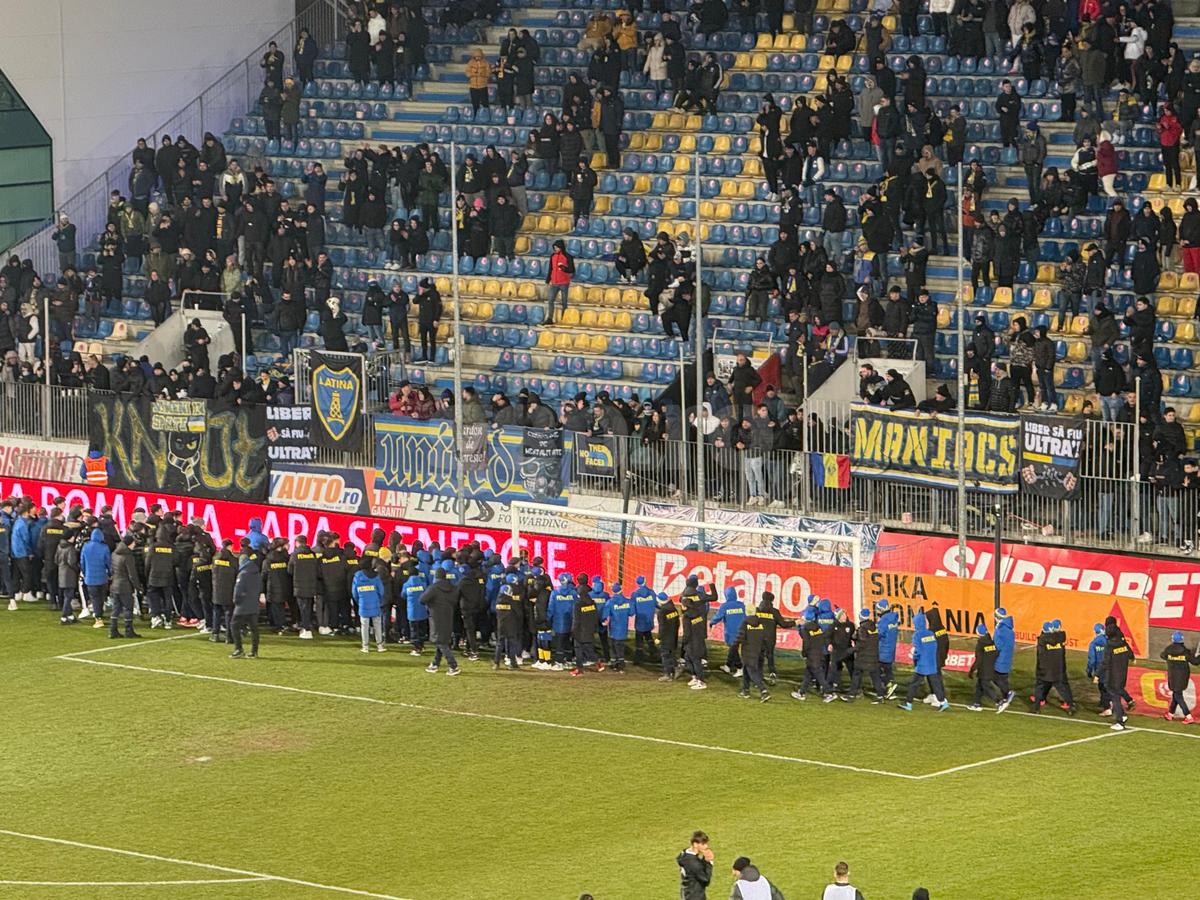 Nu s-a văzut la TV » „Invazie” la pauza duelului Petrolul - FCSB