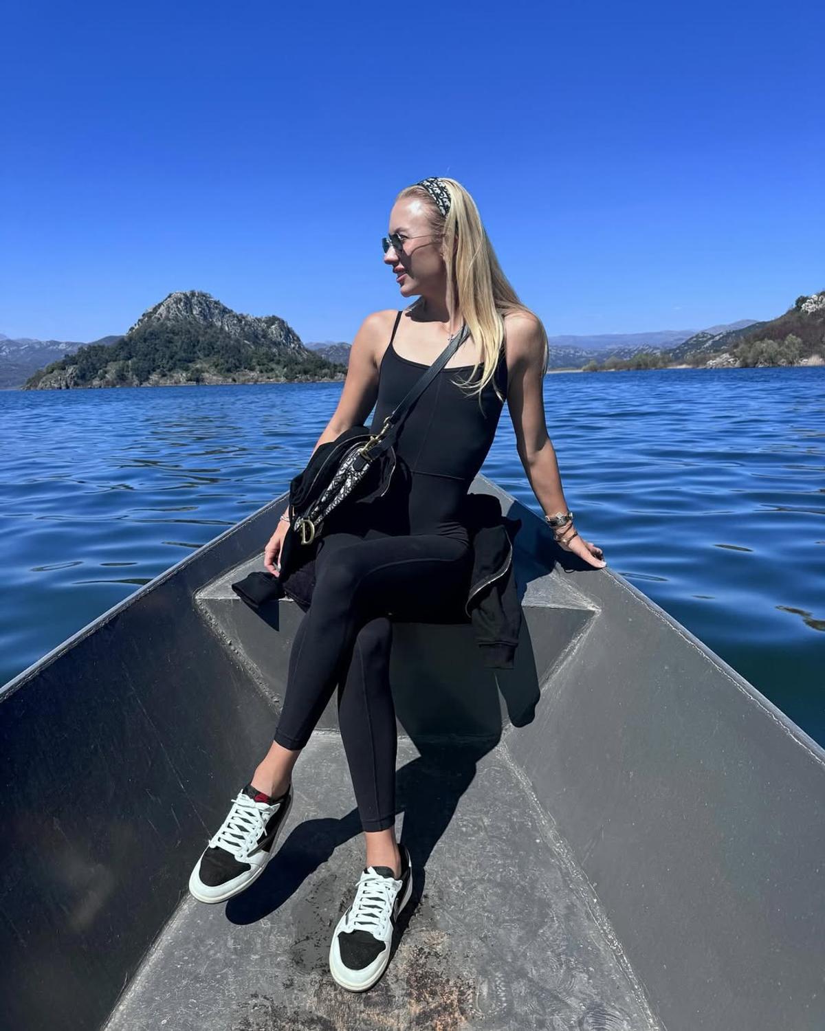 Cum a sărbătorit „fotomodelul” din Rusia titlul de la Transylvania Open! A revenit la cealaltă pasiune, sesiunile foto