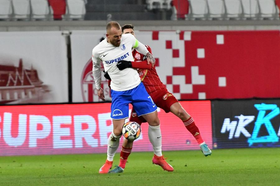 Denis Alibec, în Sepsi - Farul/ foto Bogdan Bălaș Titularul de la Rapid a numit cel mai periculos jucător de la Farul: ,,Ne pune probleme doar dacă-l lăsăm”