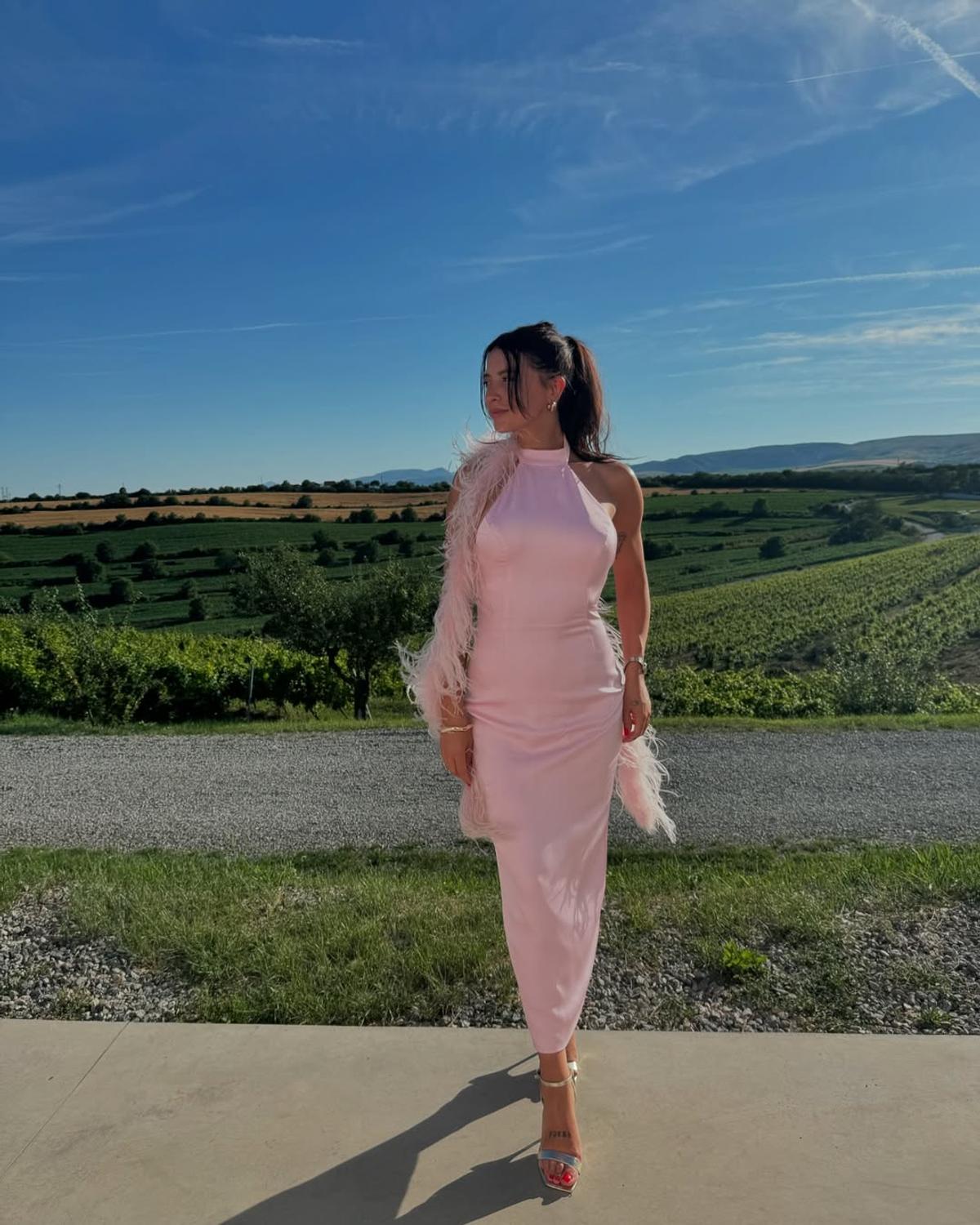 Cine este frumusețea enigmatică de la Survivor România 2025  » Abandonată de mamă pentru un bodyguard, apoi și de tatăl vitreg: „Am țipat cât tot cartierul”