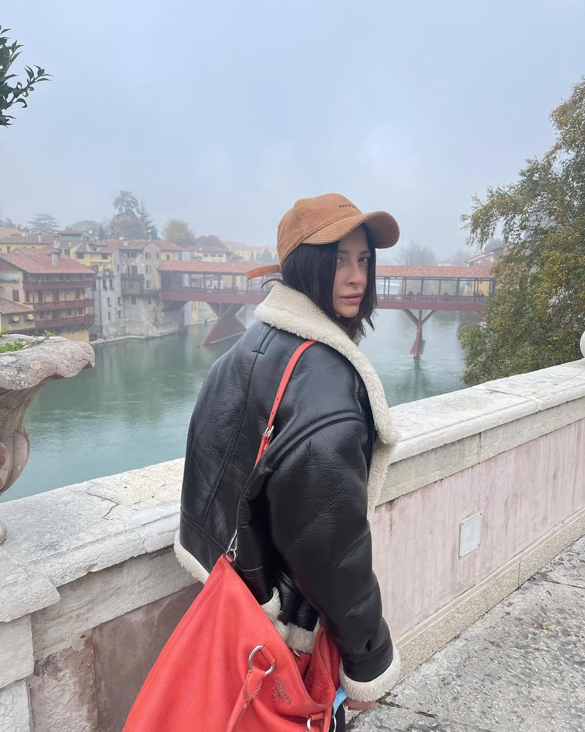 Cine este frumusețea enigmatică de la Survivor România 2025  » Abandonată de mamă pentru un bodyguard, apoi și de tatăl vitreg: „Am țipat cât tot cartierul”