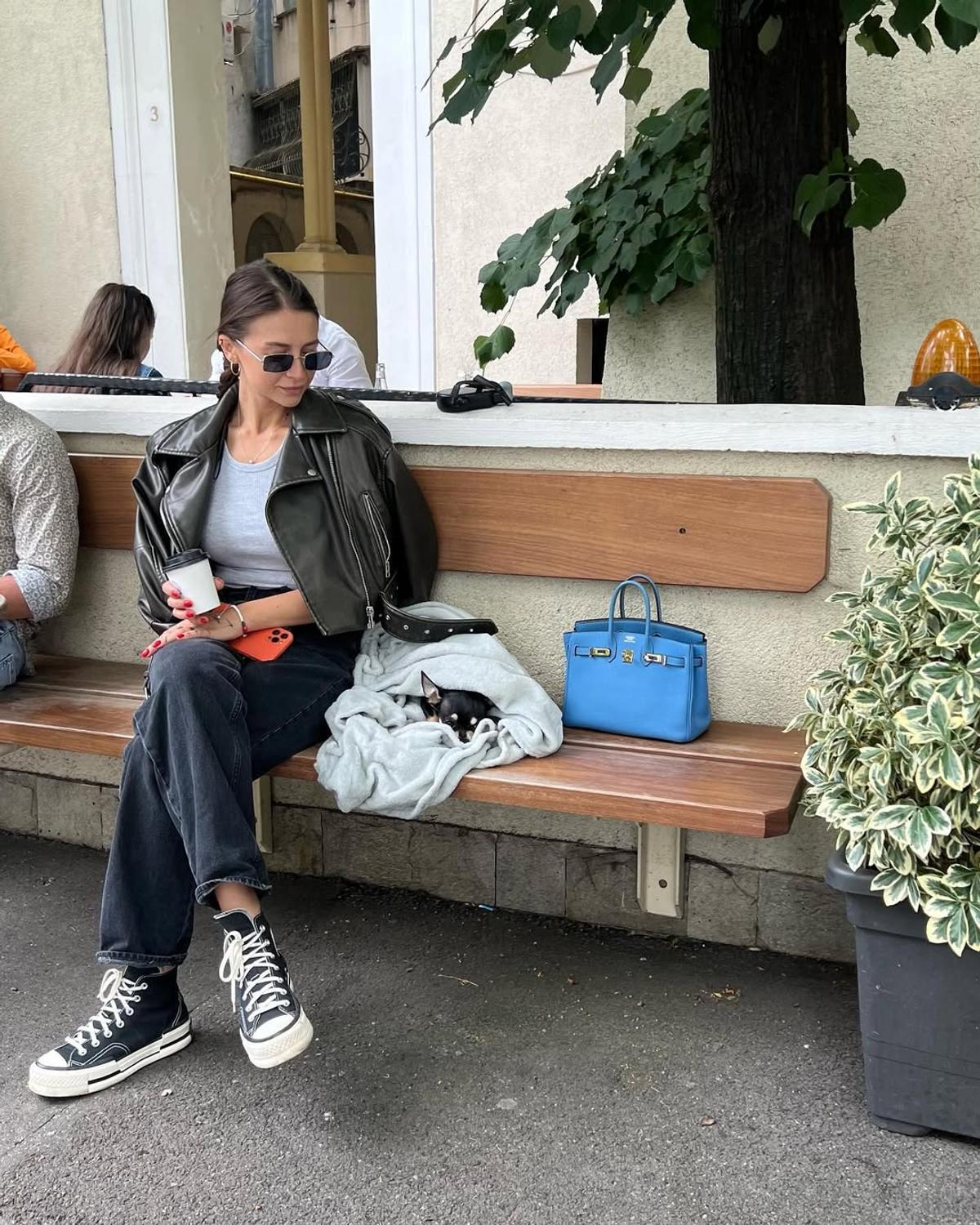 Cine este frumusețea enigmatică de la Survivor România 2025  » Abandonată de mamă pentru un bodyguard, apoi și de tatăl vitreg: „Am țipat cât tot cartierul”