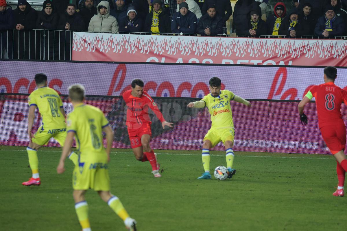 Mircea Lucescu l-a convins pe Gigi Becali să facă transferul în miez de noapte: „Băi, voiam să îl iau și la echipa națională!” » FCSB a plusat imediat cu 45.000 de euro