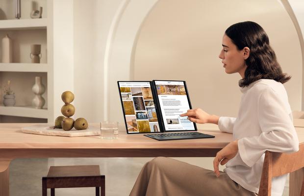 ASUS Zenbook DUO (UX8406): versatilitate pe mai multe ecrane