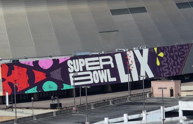 Cifre aiuritoare la Super Bowl 2025: 57.000 de dolari un bilet în tribune și un miliard de aripioare picante!