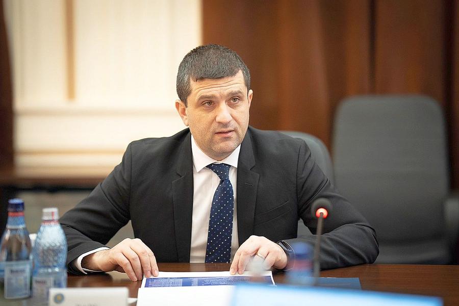 Radu Miruță, ministrul Apărării Naționale / sursă foto: Facebook Radu Miruță Adrian Bumbescu a auzit planul ministrului Radu Miruță și jubilează: „Becali va pierde milioane!”
