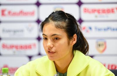Înainte de a 5-a semifinală a carierei, Emma Răducanu a făcut o pledoarie pentru tenis: „E unic, e nevoie de o rezistență psihică incredibilă”