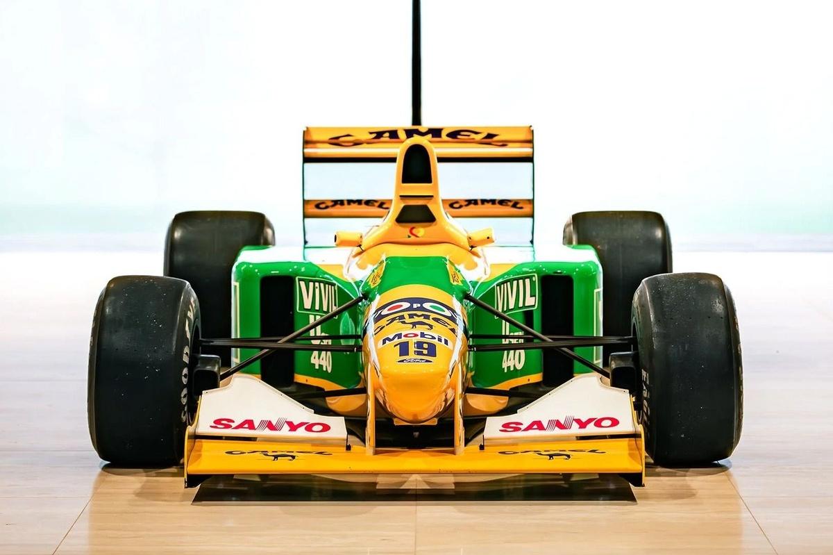 Monopostul cu care Michael Schumacher a obținut prima victorie în Formula 1, vândut pentru o sumă colosală