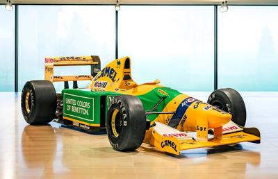 Monopostul cu care Michael Schumacher a obținut prima victorie în Formula 1, vândut pentru o sumă colosală