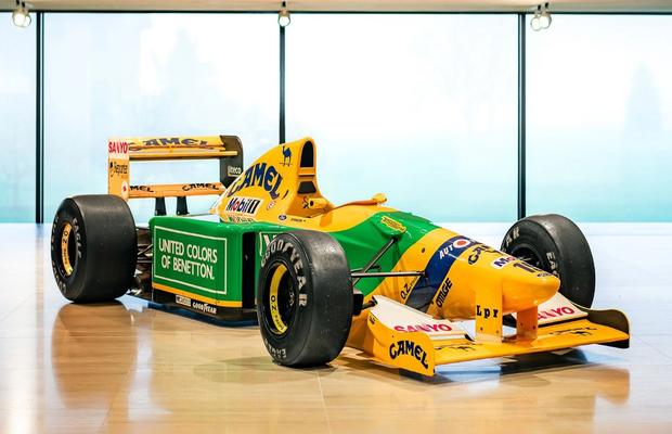 Monopostul cu care Michael Schumacher a obținut prima victorie în Formula 1, vândut pentru o sumă colosală