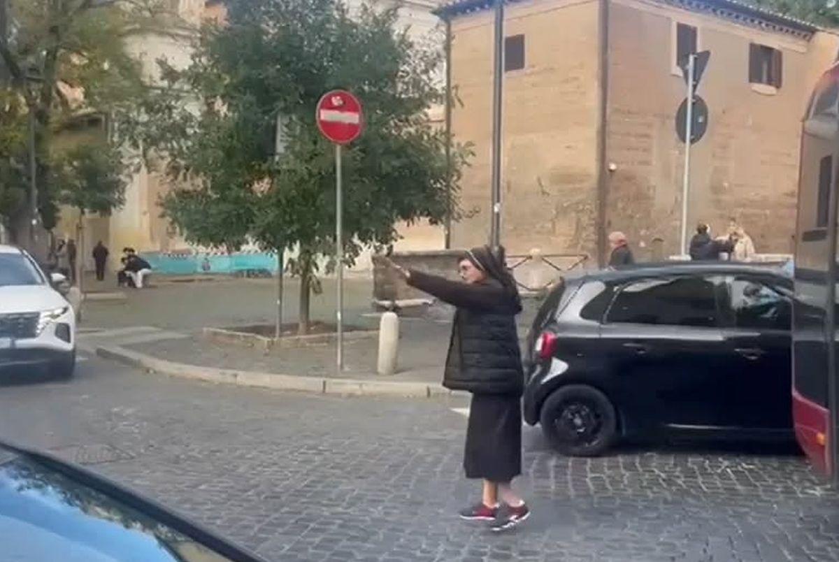 Emilia Jitaru, călugărița din Italia care a jucat fotbal în România