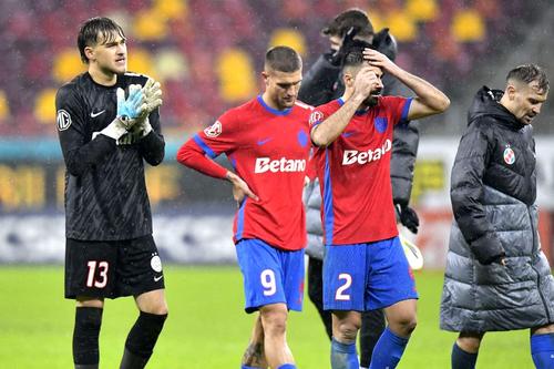 FCSB are 5 etape la dispoziție pentru a urca în zona play-off-ului // foto: GSP
