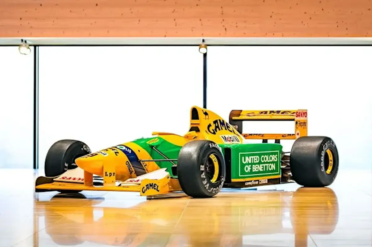 Monopostul cu care Michael Schumacher a obținut prima victorie în Formula 1, vândut pentru o sumă colosală