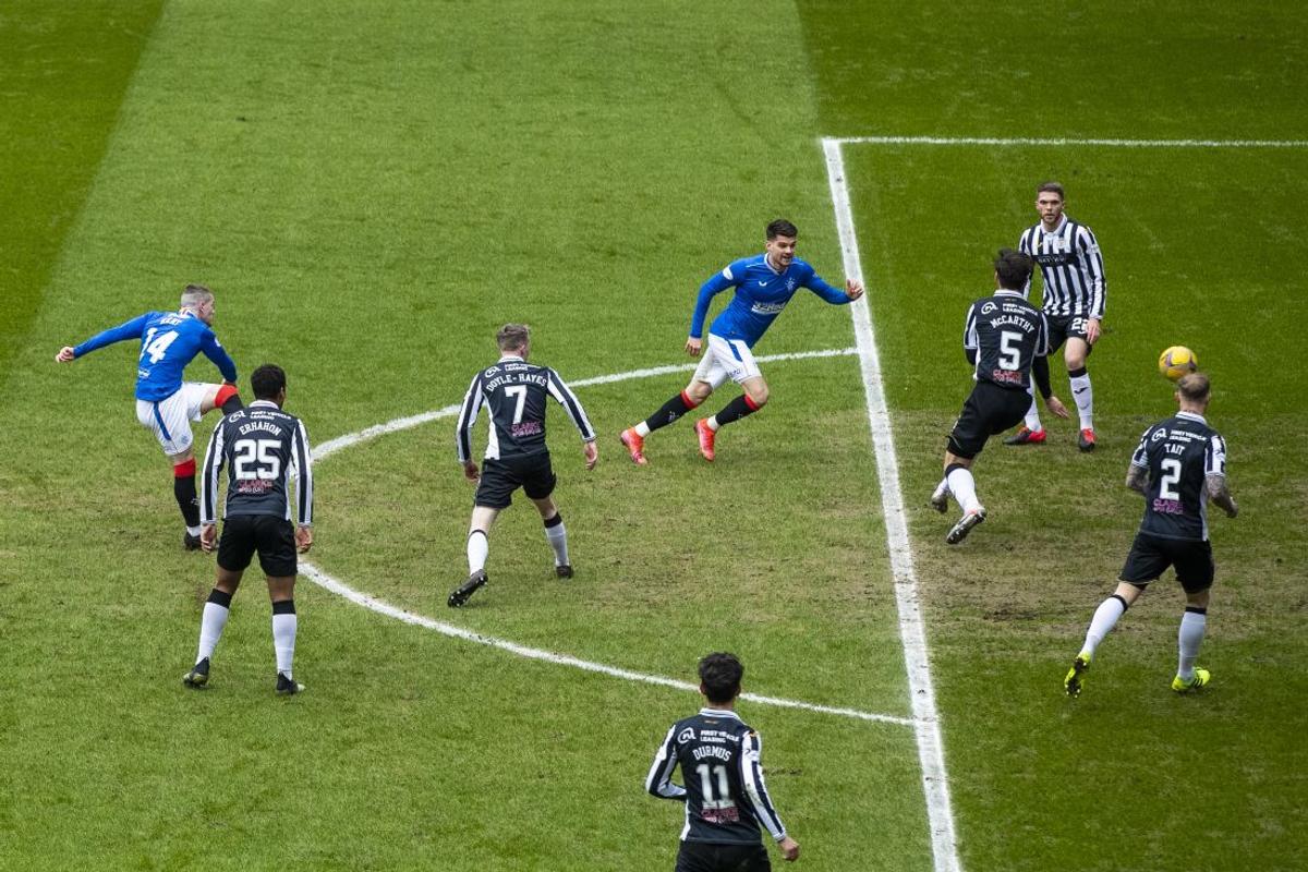 Prestația lui Ianis Hagi cu St. Mirren, analizată de scoțieni » Ce note a primit românul la meciul care o apropie pe Rangers de titlu