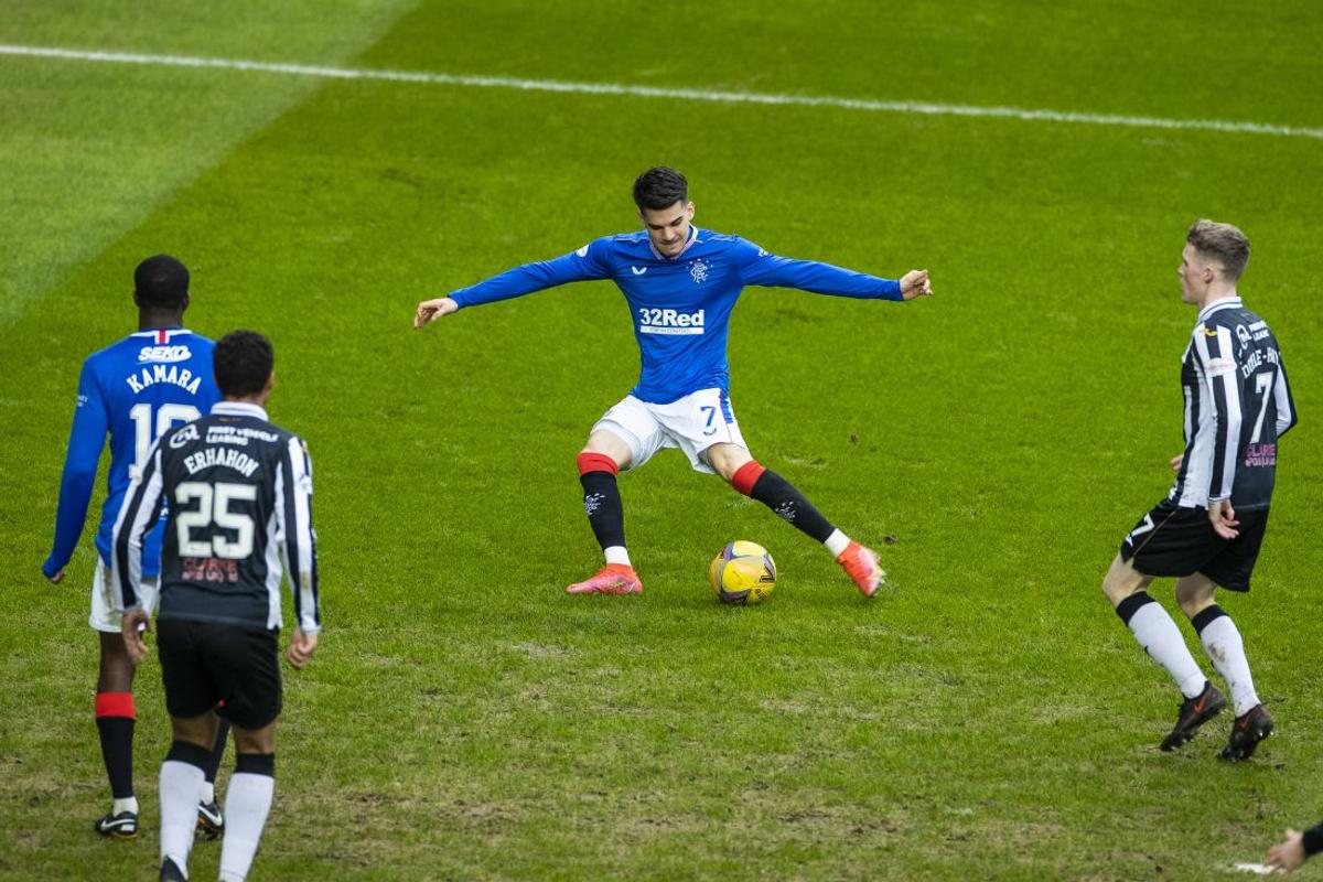 Prestația lui Ianis Hagi cu St. Mirren, analizată de scoțieni » Ce note a primit românul la meciul care o apropie pe Rangers de titlu