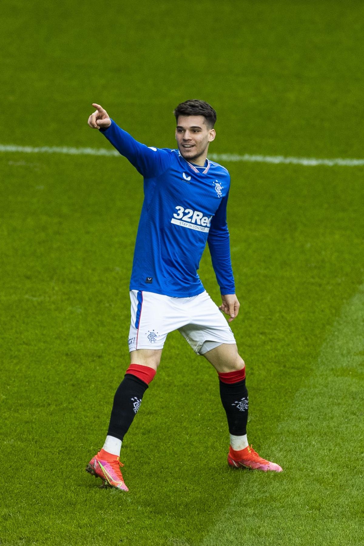 Prestația lui Ianis Hagi cu St. Mirren, analizată de scoțieni » Ce note a primit românul la meciul care o apropie pe Rangers de titlu
