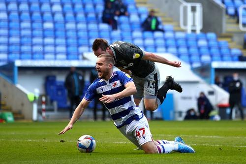 George Pușcaș a obținut penalty-ul prin care Reading a dus scorul la 1-0 // foto: Guliver/gettyimages