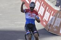 Mathieu van der Poel a câștigat Strade Bianche 2021 cu un atac monstruos în fața lui Julian Alaphilippe