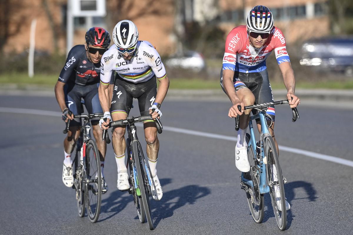 Mathieu van der Poel a câștigat Strade Bianche 2021 cu un atac monstruos în fața lui Julian Alaphilippe