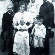 Cu familia, în 1914