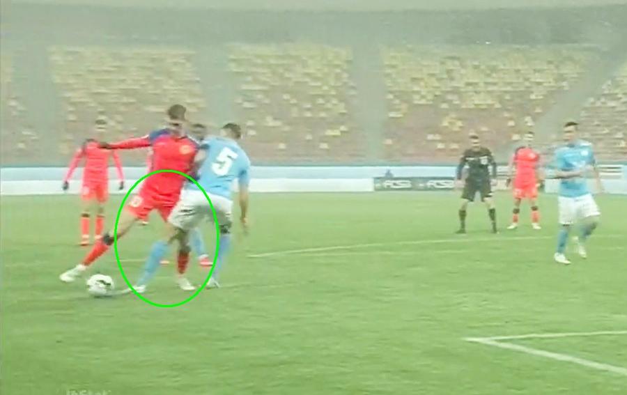 FOTO: Captură @Digi Sport 1 FCSB - FC Voluntari 1-0: două faze de penalty judecate în defavoarea roș-albaștrilor! Primul verdict al specialistului în arbitraj