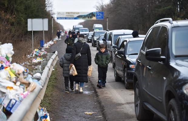 Chinul prin care a trecut Leca pentru a fugi din Ucraina: „La graniță am văzut iadul. Erau mii de persoane, am stat 14 ore”