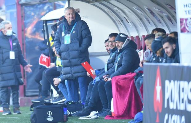 Dan Petrescu, după 4-1 cu Dinamo: „Aș fi făcut 8 schimbări la pauză” + „Vine «tăierea capetelor», nu sunt de acord!”