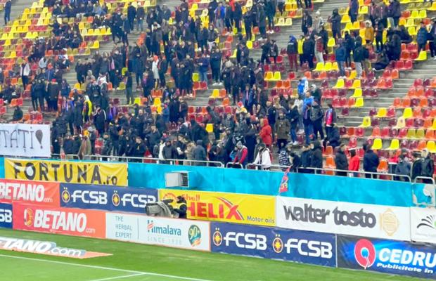FCSB, ignorată de galerie în timpul meciului cu Voluntari » Singurul mesaj afișat pe Arena Națională