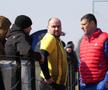 Reportaj savuros din fotbalul foarte mic, la Puchenii Mari - Cocorăștii Colț » „A fost porcu' gras, d-aia avem numai rotofei în echipă! Sunt campion mondial la pahare, țuica mea e vitamină curată”