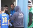 Reportaj savuros din fotbalul foarte mic, la Puchenii Mari - Cocorăștii Colț » „A fost porcu' gras, d-aia avem numai rotofei în echipă! Sunt campion mondial la pahare, țuica mea e vitamină curată”