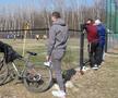 Reportaj savuros din fotbalul foarte mic, la Puchenii Mari - Cocorăștii Colț » „A fost porcu' gras, d-aia avem numai rotofei în echipă! Sunt campion mondial la pahare, țuica mea e vitamină curată”