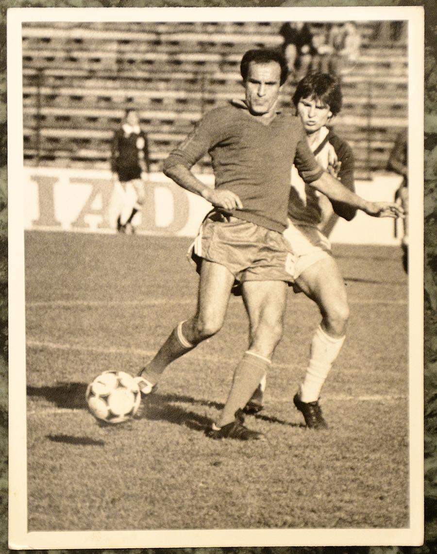 Ispir a jucat la ASA în perioada 1970-1987 Jucătorul din Liga 1 care deține recordul de meciuri disputate pentru aceeași echipă a povestit pentru Gazetă: „Merg zilnic 60-70 de minute cu bicicleta! Am o bătrâneţe liniştită şi frumoasă