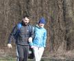 Reportaj savuros din fotbalul foarte mic, la Puchenii Mari - Cocorăștii Colț » „A fost porcu' gras, d-aia avem numai rotofei în echipă! Sunt campion mondial la pahare, țuica mea e vitamină curată”