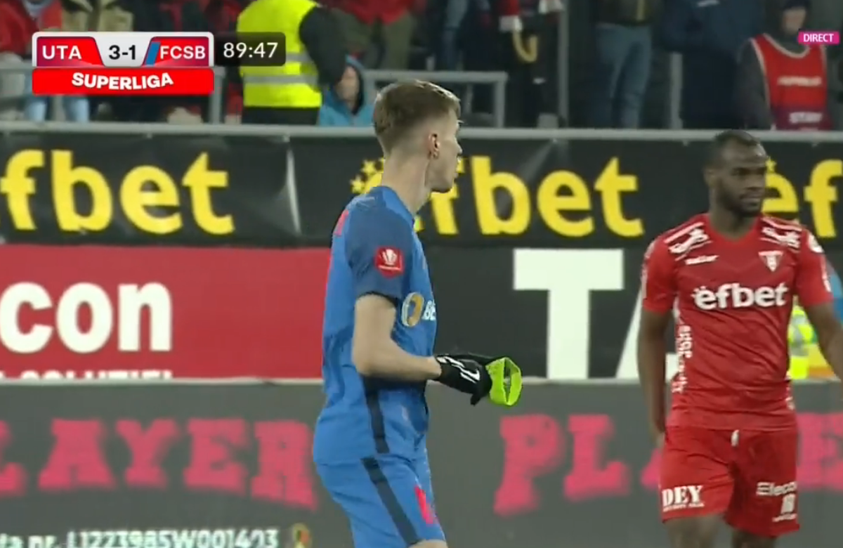 Tavi Popescu n-a știut ce să facă cu banderola de căpitan în finalul meciului UTA - FCSB 3-1