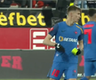 Tavi Popescu n-a știut ce să facă cu banderola de căpitan în finalul meciului UTA - FCSB 3-1