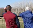 Reportaj savuros din fotbalul foarte mic, la Puchenii Mari - Cocorăștii Colț » „A fost porcu' gras, d-aia avem numai rotofei în echipă! Sunt campion mondial la pahare, țuica mea e vitamină curată”