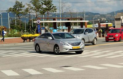 Închiriere vs cumpărare: situații în care serviciul de închirieri auto este mai convenabil