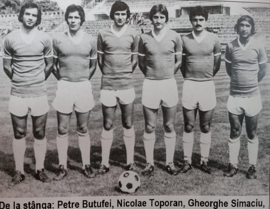 Petrică Butufei (primul de la stânga la dreapta). Sursă foto: Răzvan Frățilă/ Petrolul Ploiesti (Istorie și Tradiție) Doliu la Petrolul! Petrică Butufei, un simbol al „lupilor galbeni”, s-a stins din viață