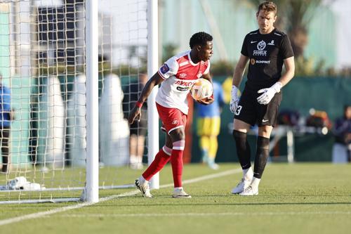 Quincy Promes (în alb-roșu), în cantonamentul din Dubai cu Spartak Moscova / Foto: Imago