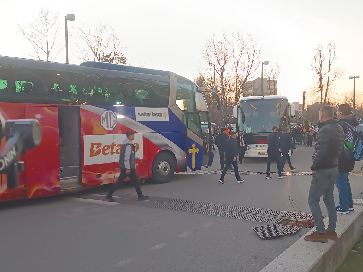 FCSB - Lyon, sosirea celor două formații