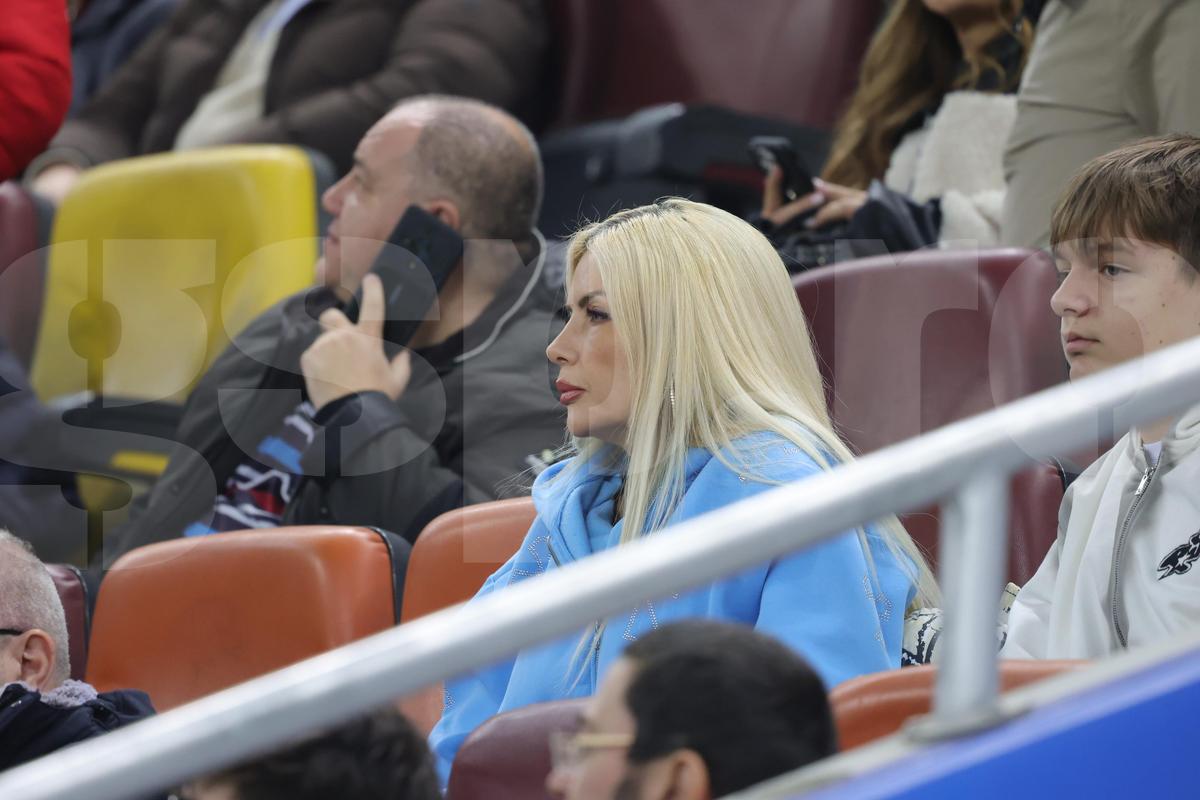Laura Vicol, implicată în „scandalul Nordis”, a fost în tribune la FCSB - Lyon » Imaginile surprinse de reporterul GSP