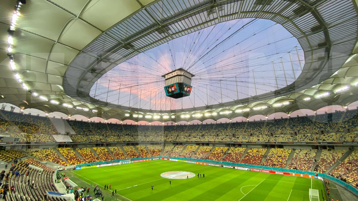 Scenografie fani FCSB la meciul cu Lyon