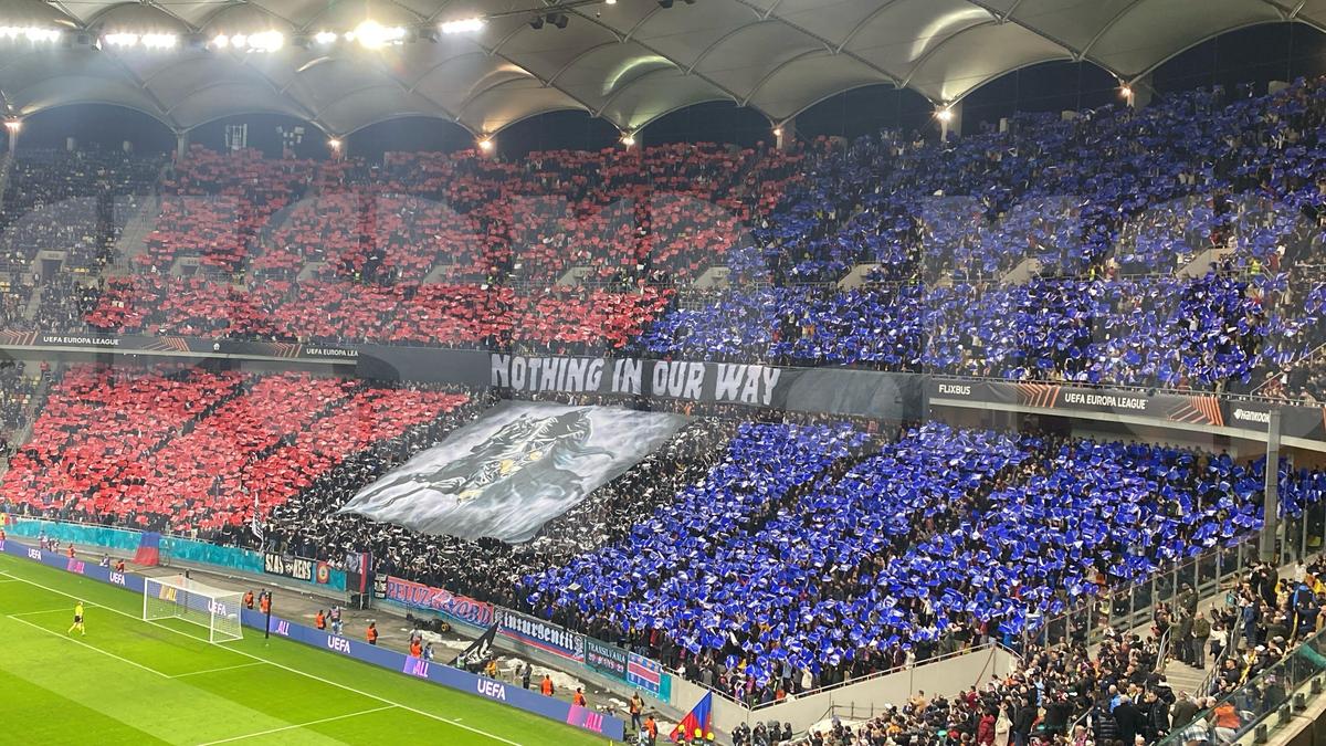 Scenografie fani FCSB la meciul cu Lyon