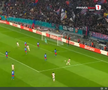 Golul lui Lyon în meciul cu FCSB, două mingi pe teren