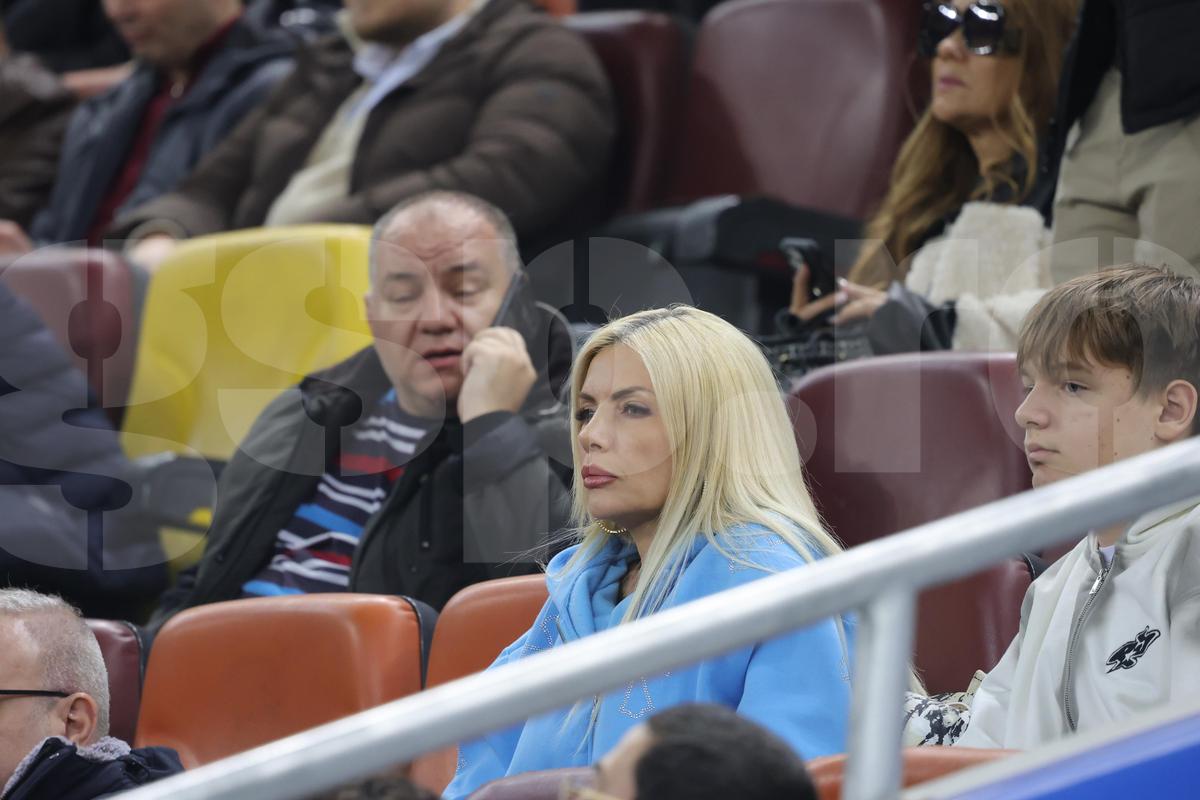 Laura Vicol, implicată în „scandalul Nordis”, a fost în tribune la FCSB - Lyon » Imaginile surprinse de reporterul GSP