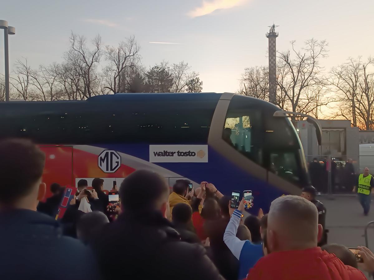 FCSB - Lyon, sosirea celor două formații