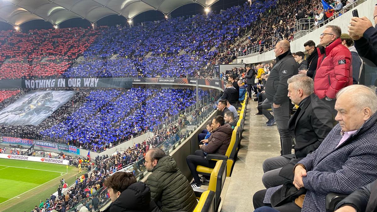 Din Stăpânul Inelelor, 300 sau Biblie? FCSB, scenografie înfricoșătoare la meciul cu Lyon: ce a apărut în Peluza Nord