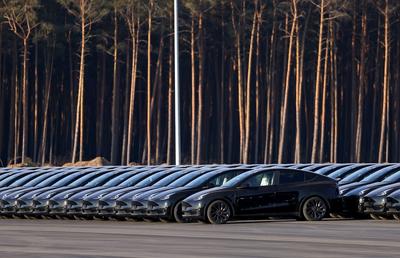 O nouă supremație în industria auto! Toyota Corolla nu mai e cea mai vândută mașină » Cine e pe locul 1